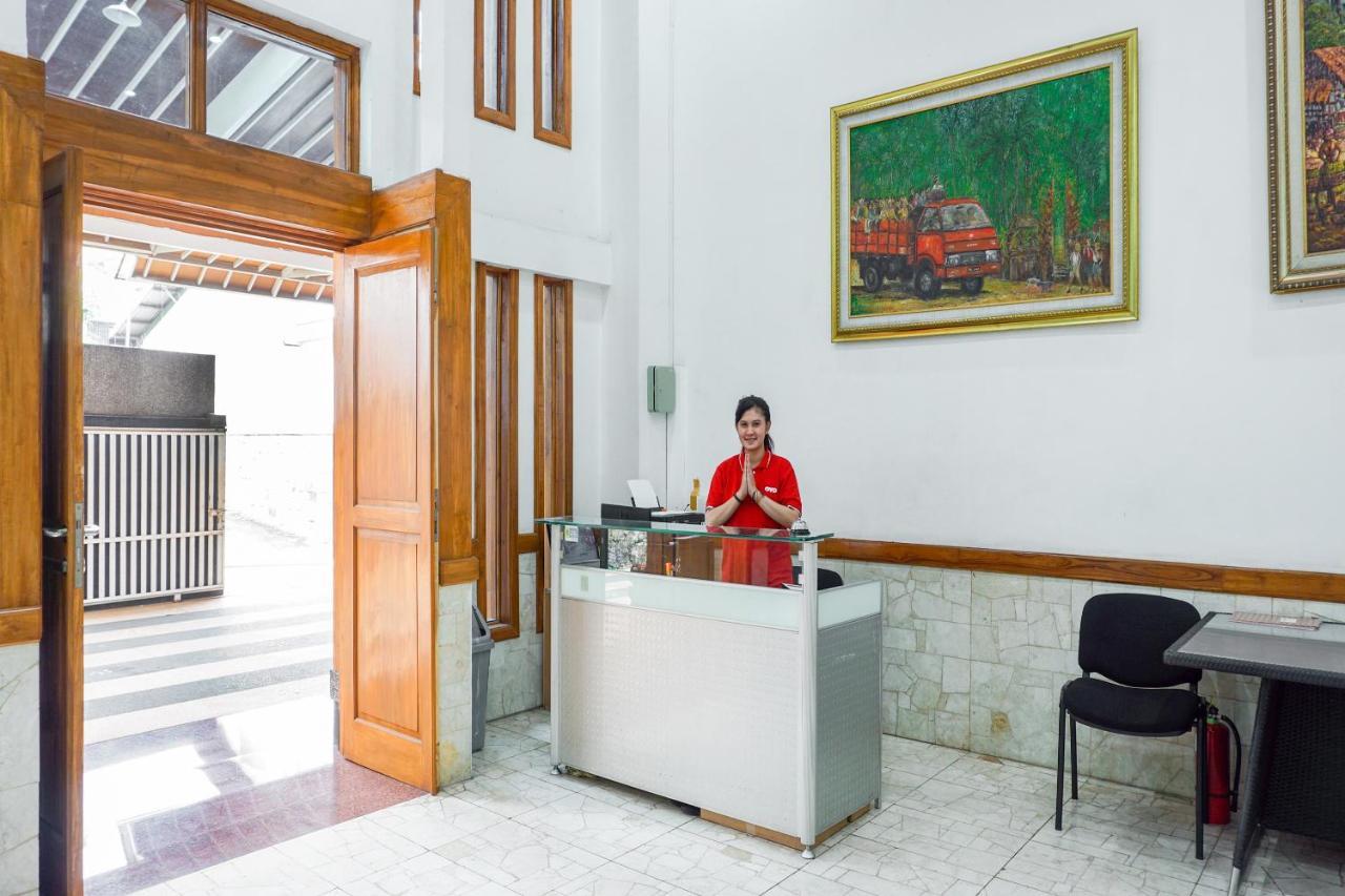 בנדונג Oyo 1209 Tirtasari Nice Guesthouse מראה חיצוני תמונה
