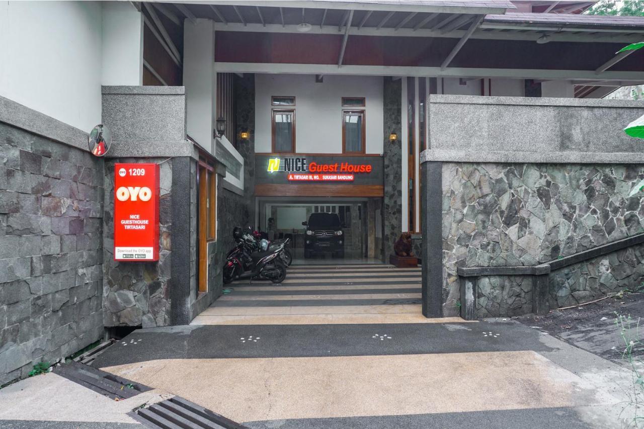 בנדונג Oyo 1209 Tirtasari Nice Guesthouse מראה חיצוני תמונה