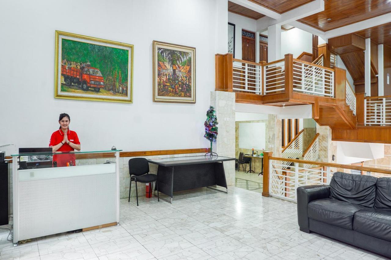 בנדונג Oyo 1209 Tirtasari Nice Guesthouse מראה חיצוני תמונה