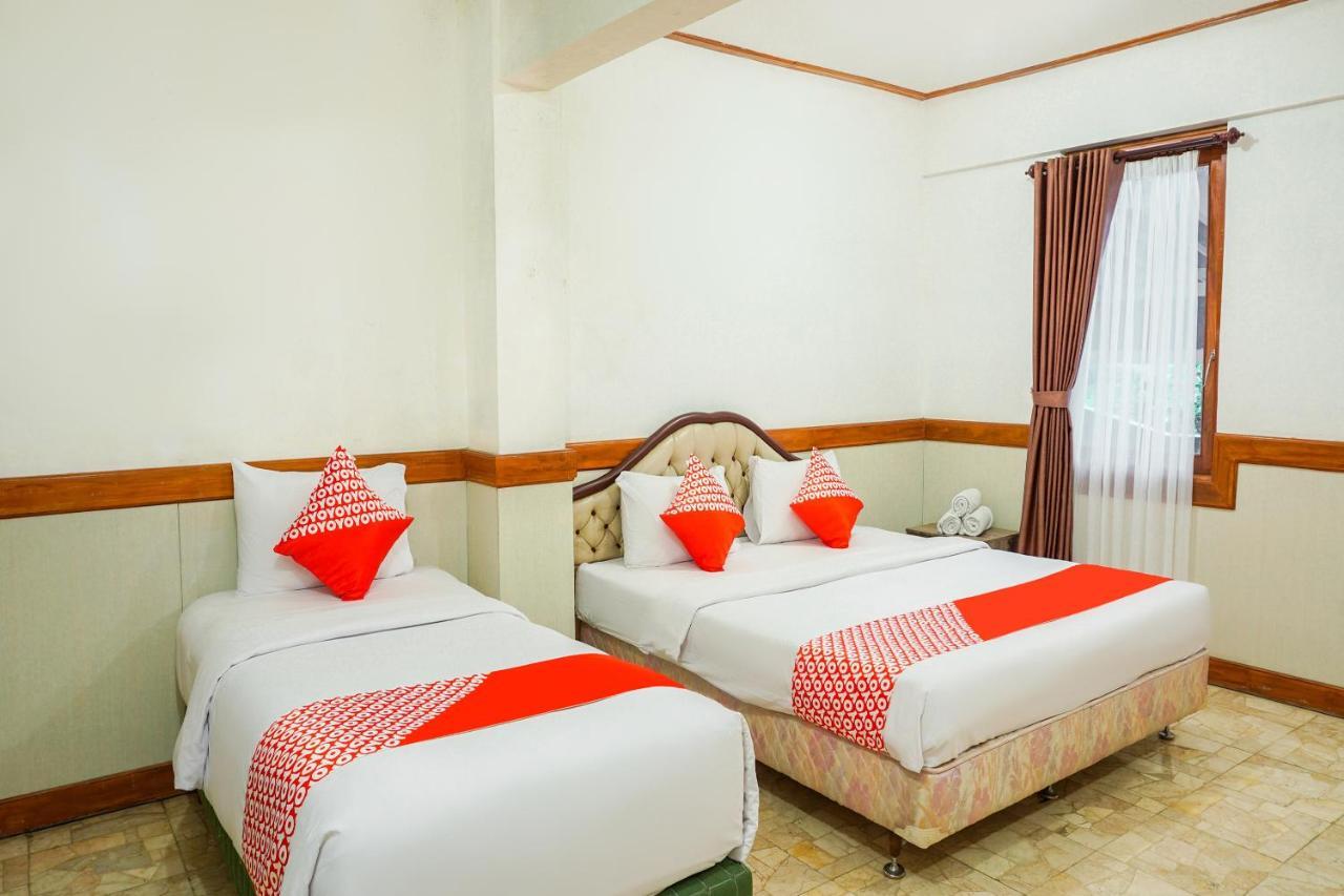 בנדונג Oyo 1209 Tirtasari Nice Guesthouse מראה חיצוני תמונה