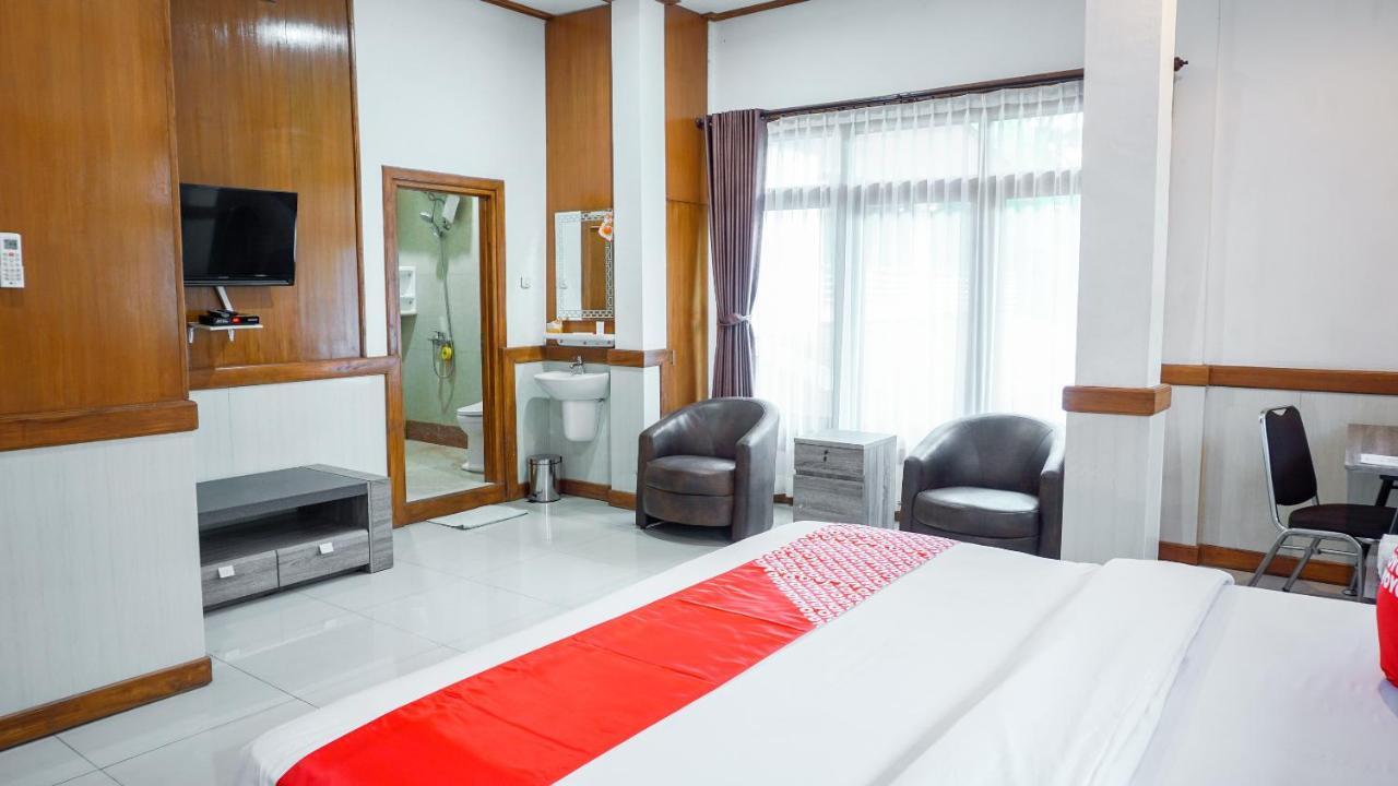 בנדונג Oyo 1209 Tirtasari Nice Guesthouse מראה חיצוני תמונה