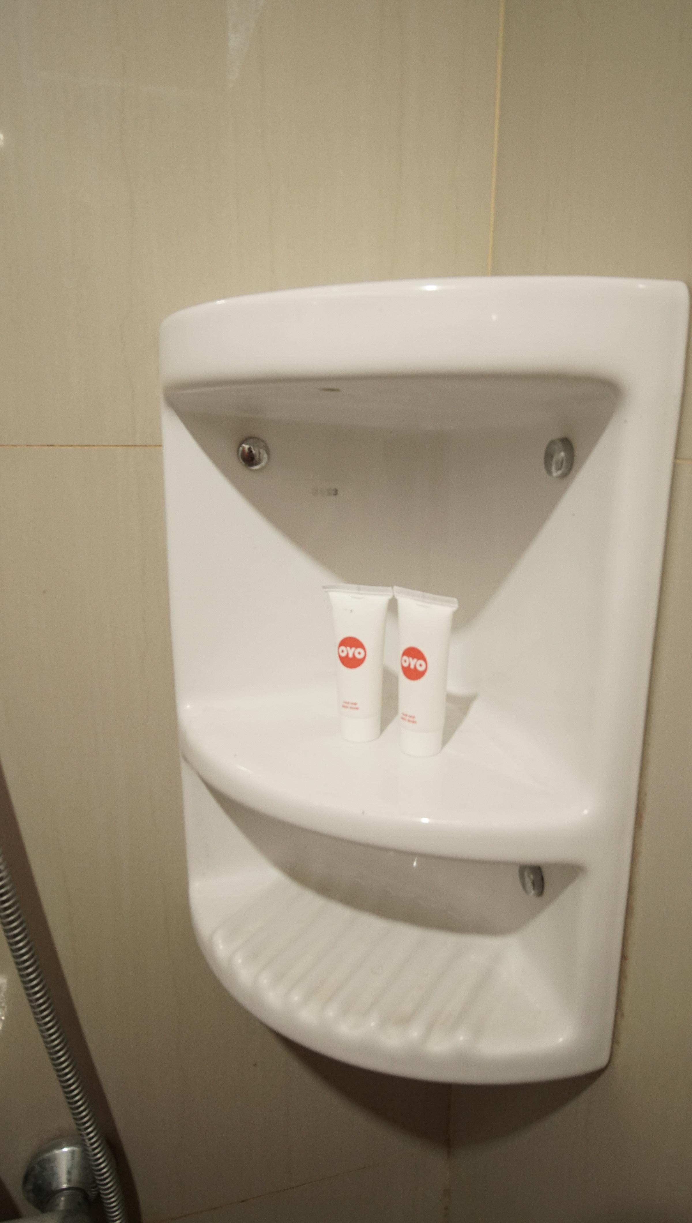 בנדונג Oyo 1209 Tirtasari Nice Guesthouse מראה חיצוני תמונה