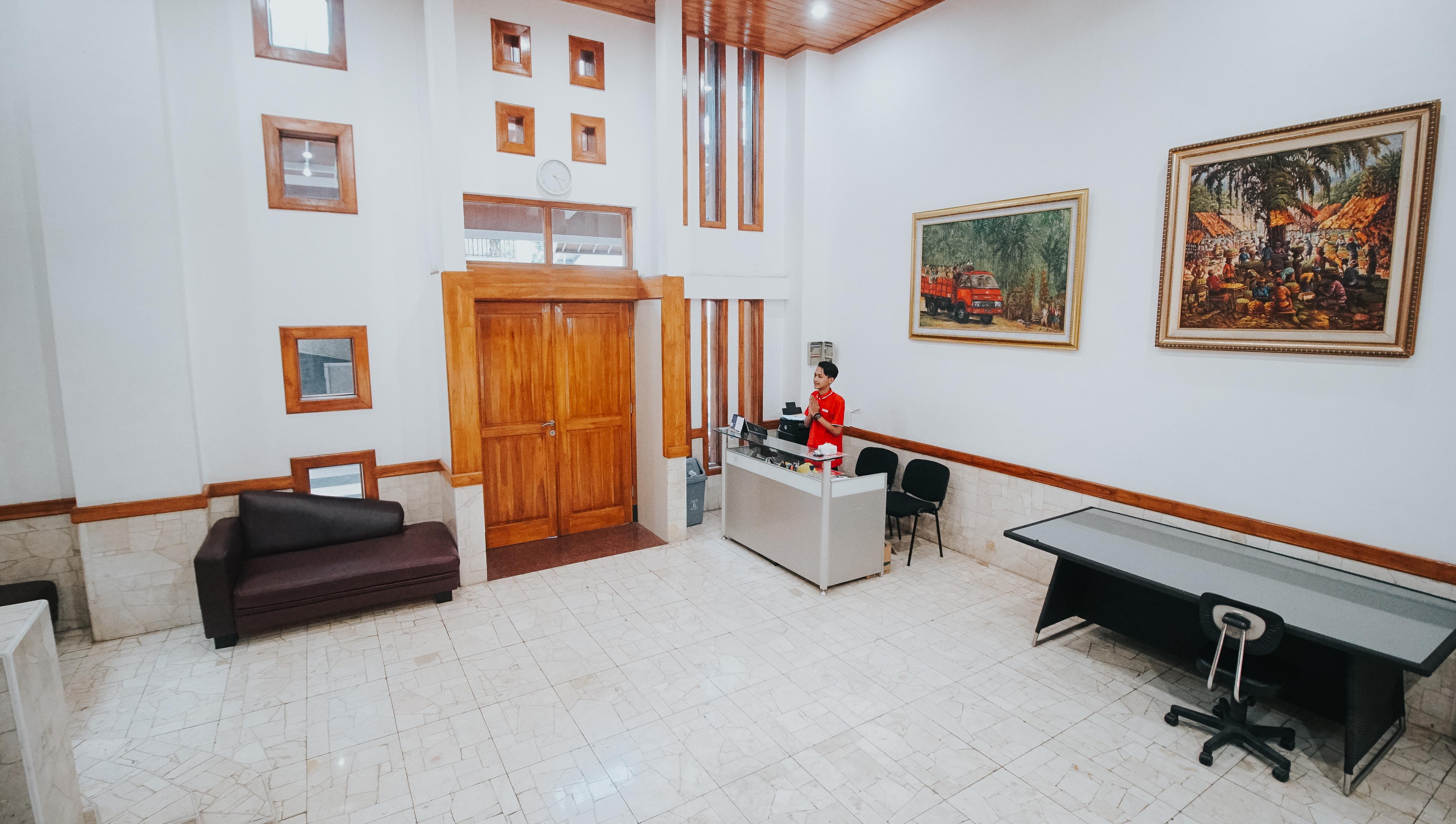 בנדונג Oyo 1209 Tirtasari Nice Guesthouse מראה חיצוני תמונה