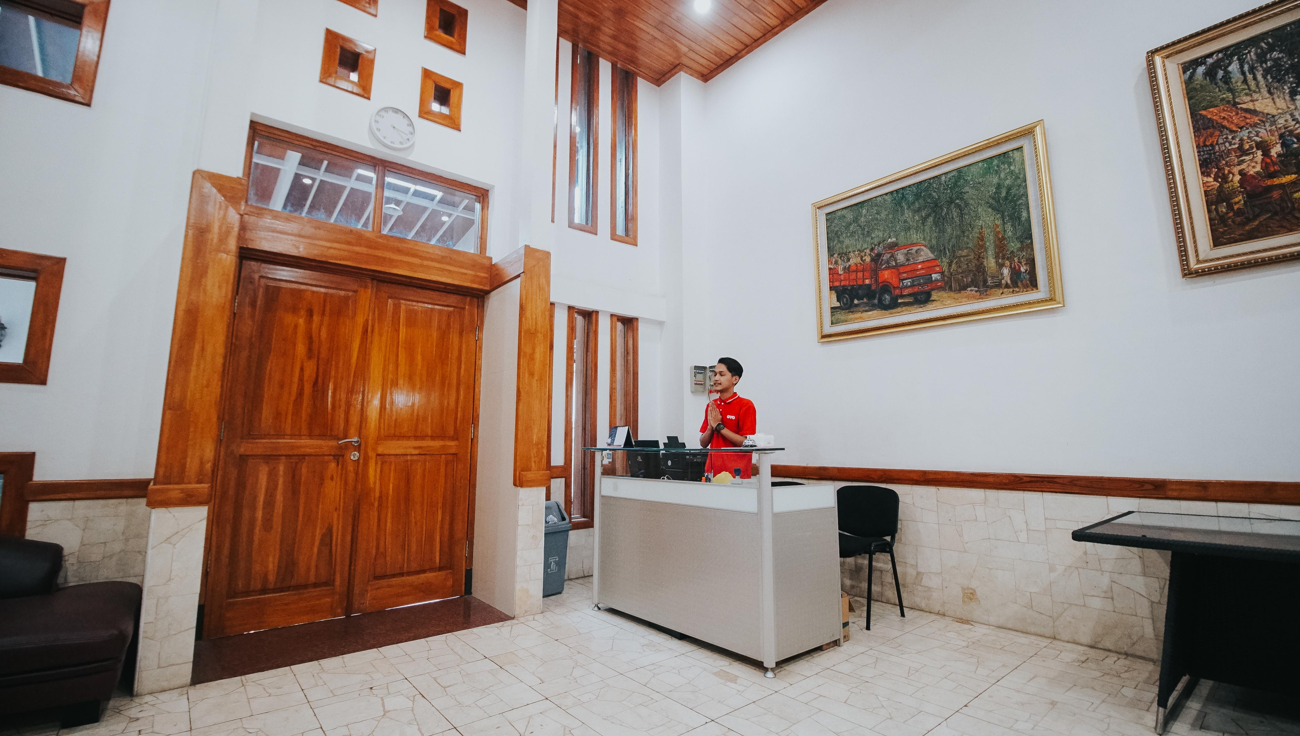 בנדונג Oyo 1209 Tirtasari Nice Guesthouse מראה חיצוני תמונה