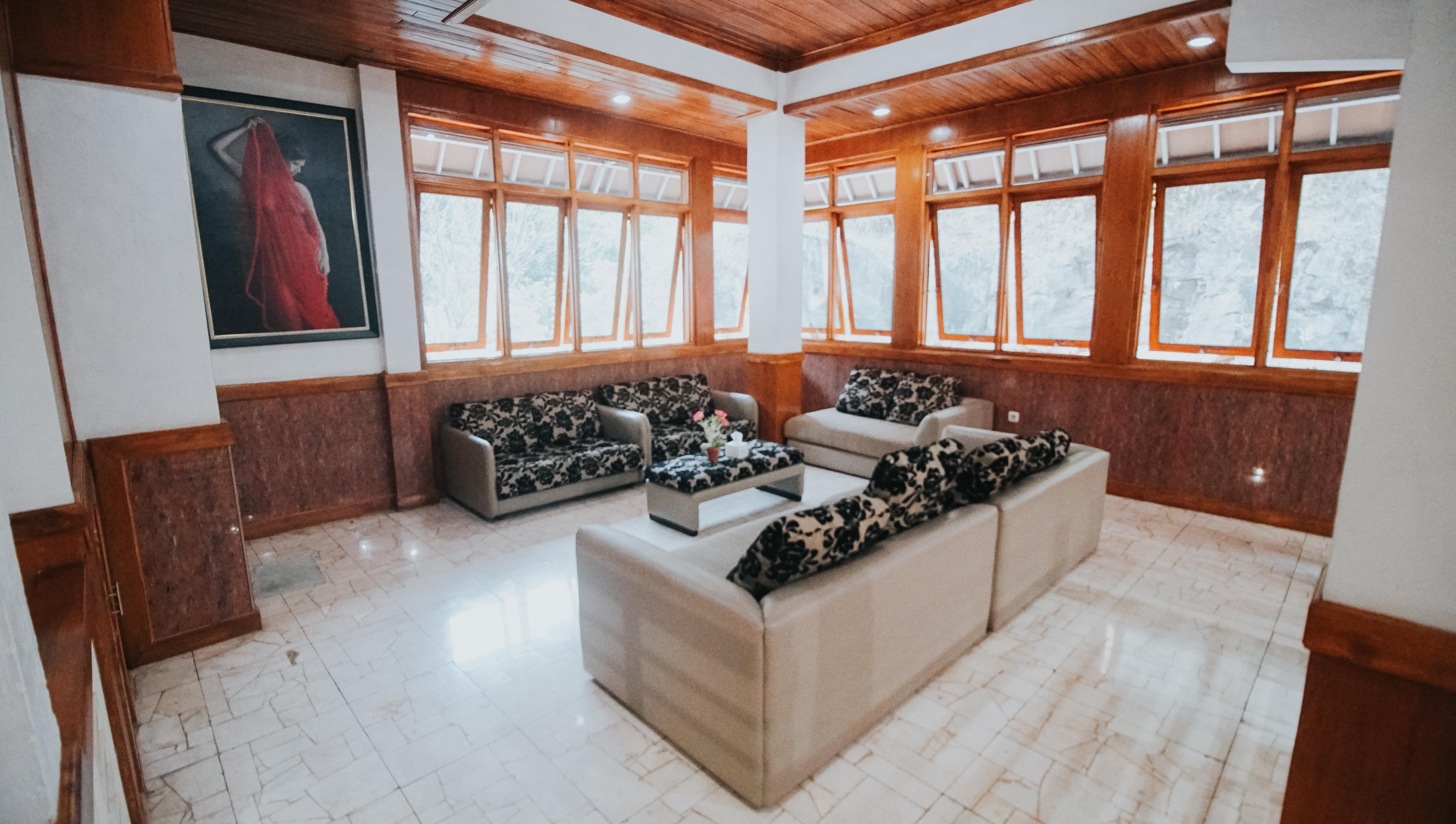 בנדונג Oyo 1209 Tirtasari Nice Guesthouse מראה חיצוני תמונה